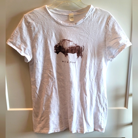 Love Vintage Tops - Love Vintage Buffalo Print "Wild & Free" Tee White Size L